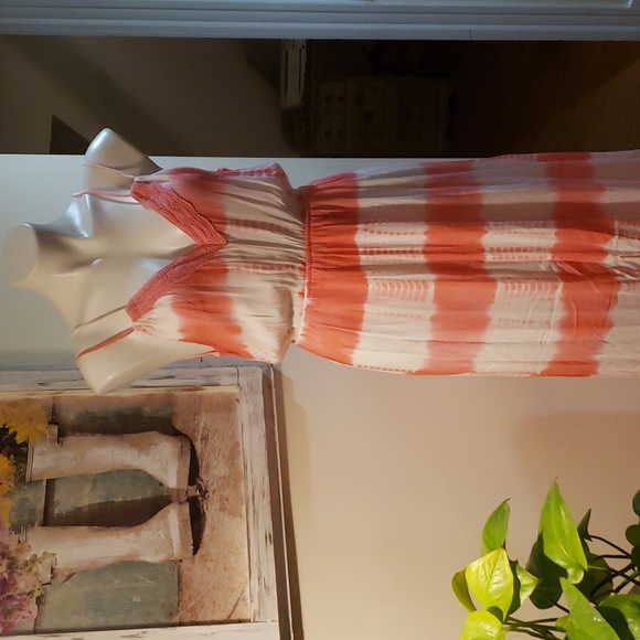 Flying Tomato Dresd - Picture 4 of 11